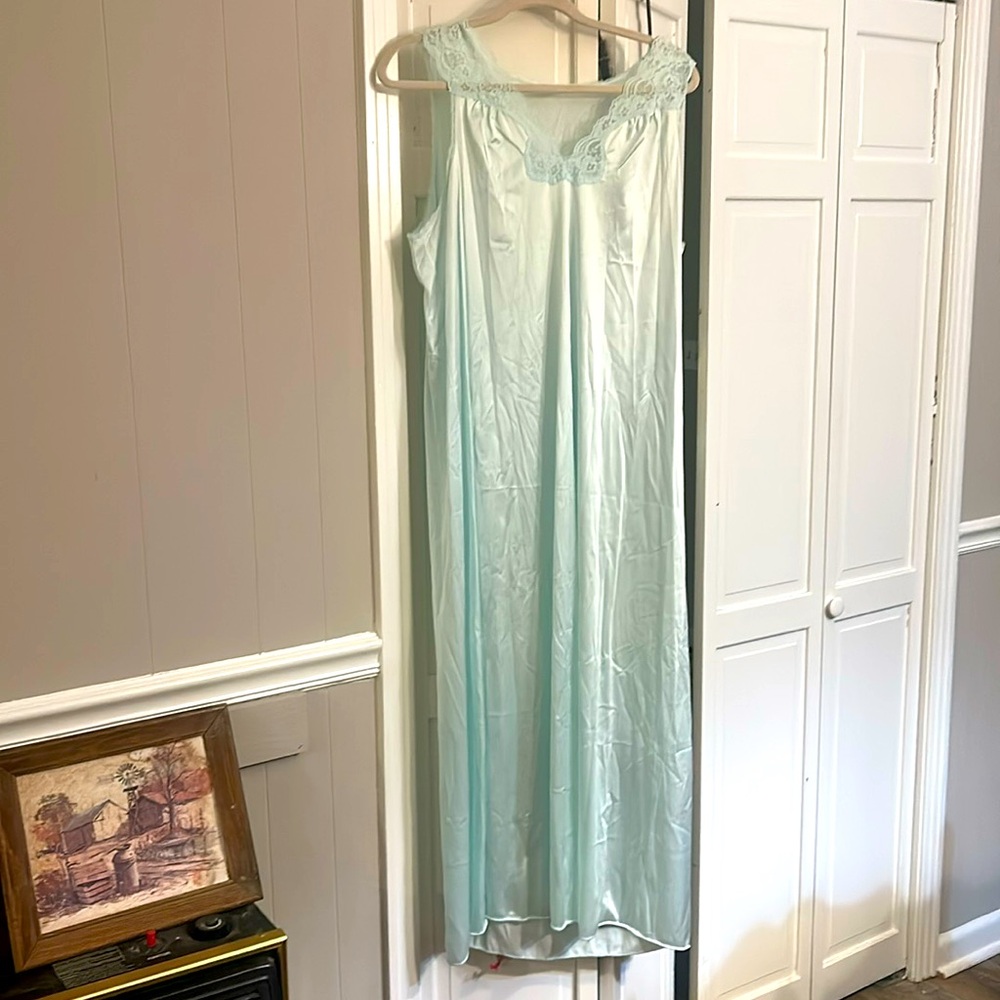 Vintage Vanity Fair gown XL